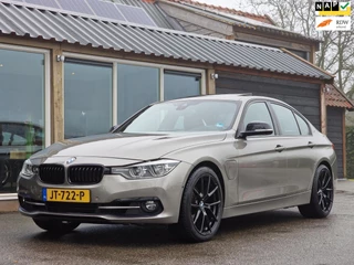 BMW 3-serie 330e ///M (Schuifdak / Leder / Sportstoelen / Navigatie / 19" / Camera / PDC / NAP/ Nederlandse auto)