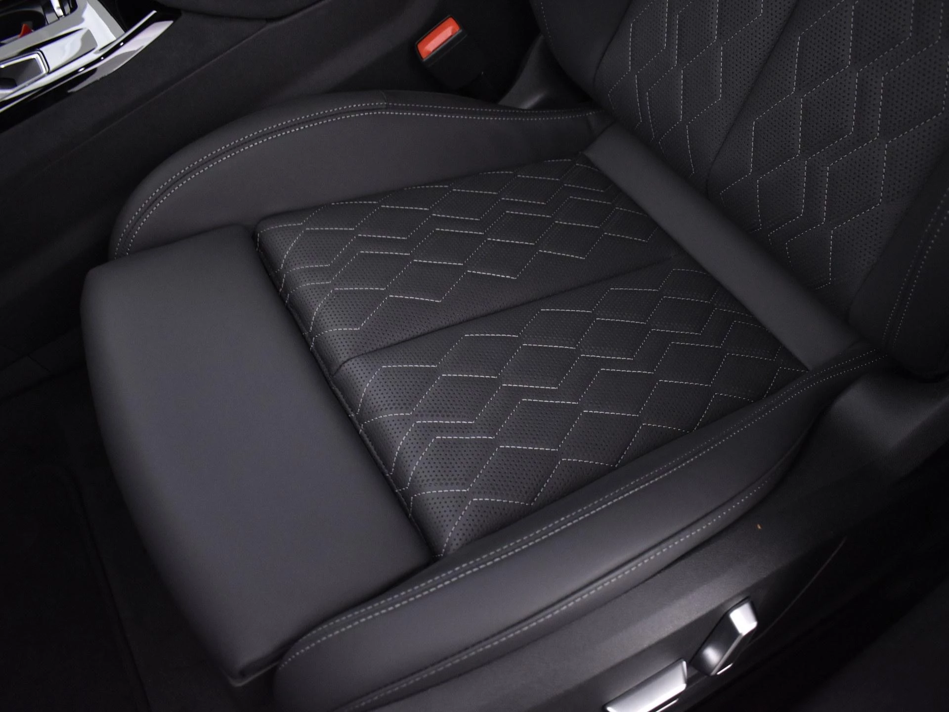 Hoofdafbeelding Audi A6 Avant e-tron