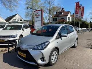 Toyota Yaris 1.5 HYBRID ACTIVE AUTOMAAT / CAMERA / AIRCO-ECC / RADIO