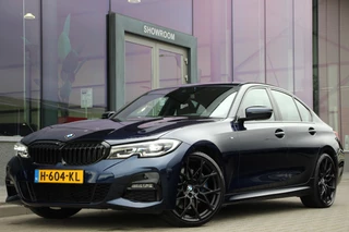 BMW 3 Serie 320i High Executive Edition | M-Sport | Leder | 20'' | HUD