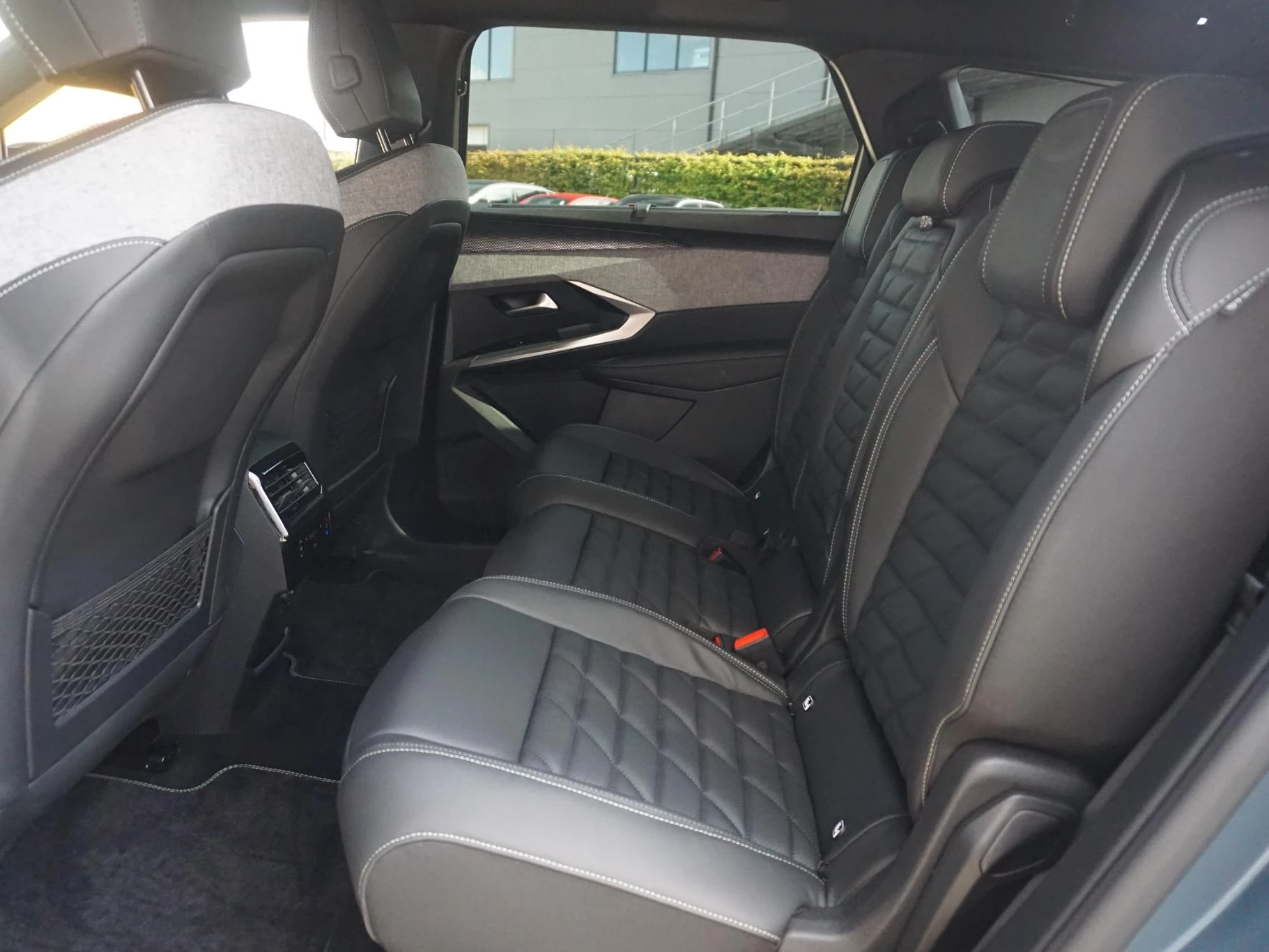 Hoofdafbeelding Peugeot e-5008