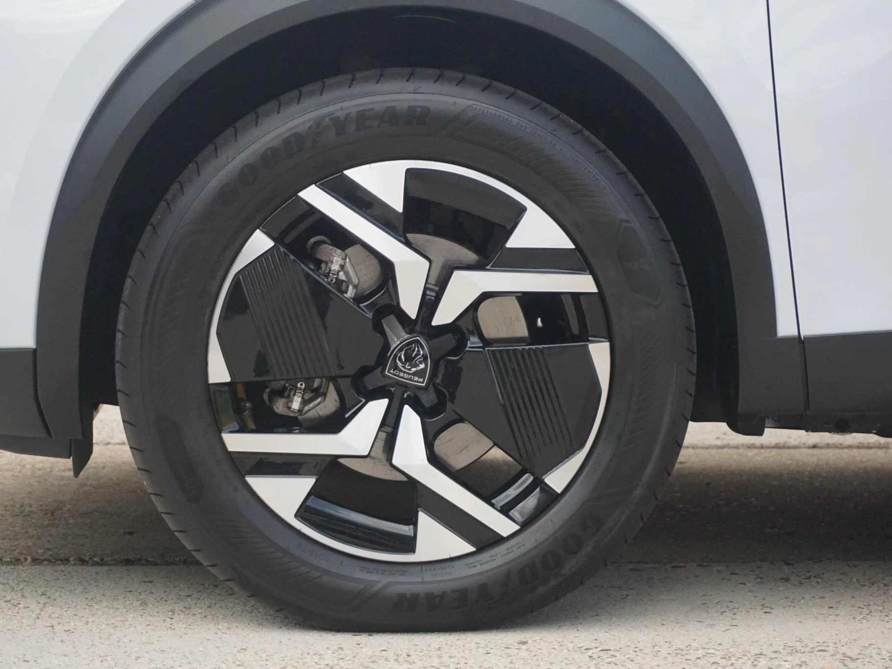 Hoofdafbeelding Peugeot e-2008