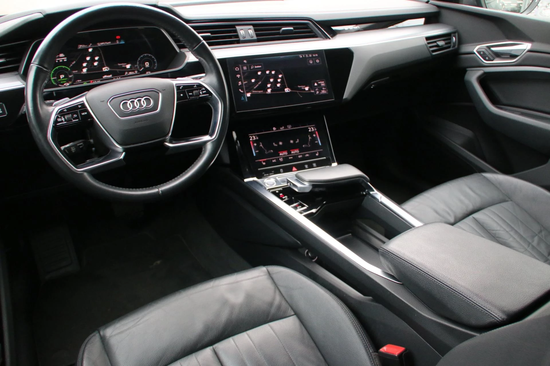 Hoofdafbeelding Audi e-tron