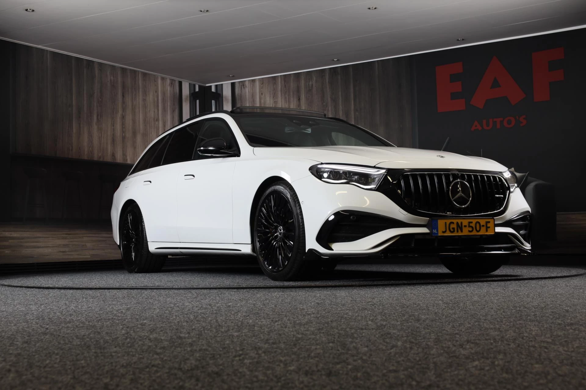 Hoofdafbeelding Mercedes-Benz E-Klasse
