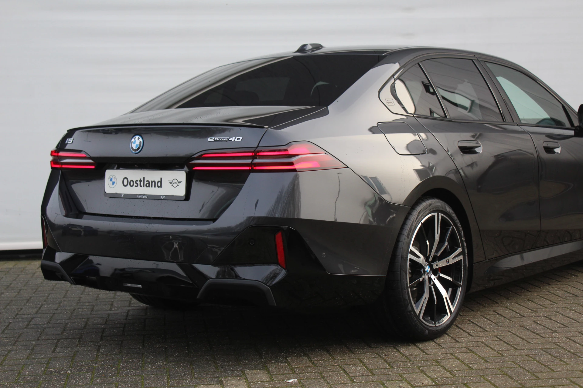 Hoofdafbeelding BMW i5