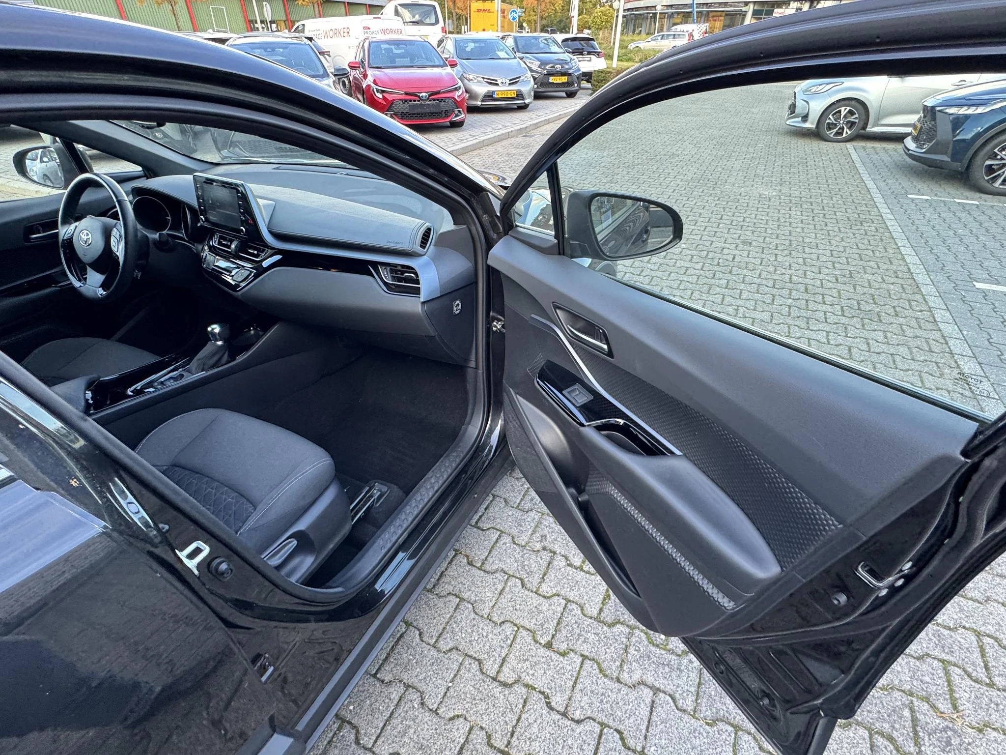 Hoofdafbeelding Toyota C-HR