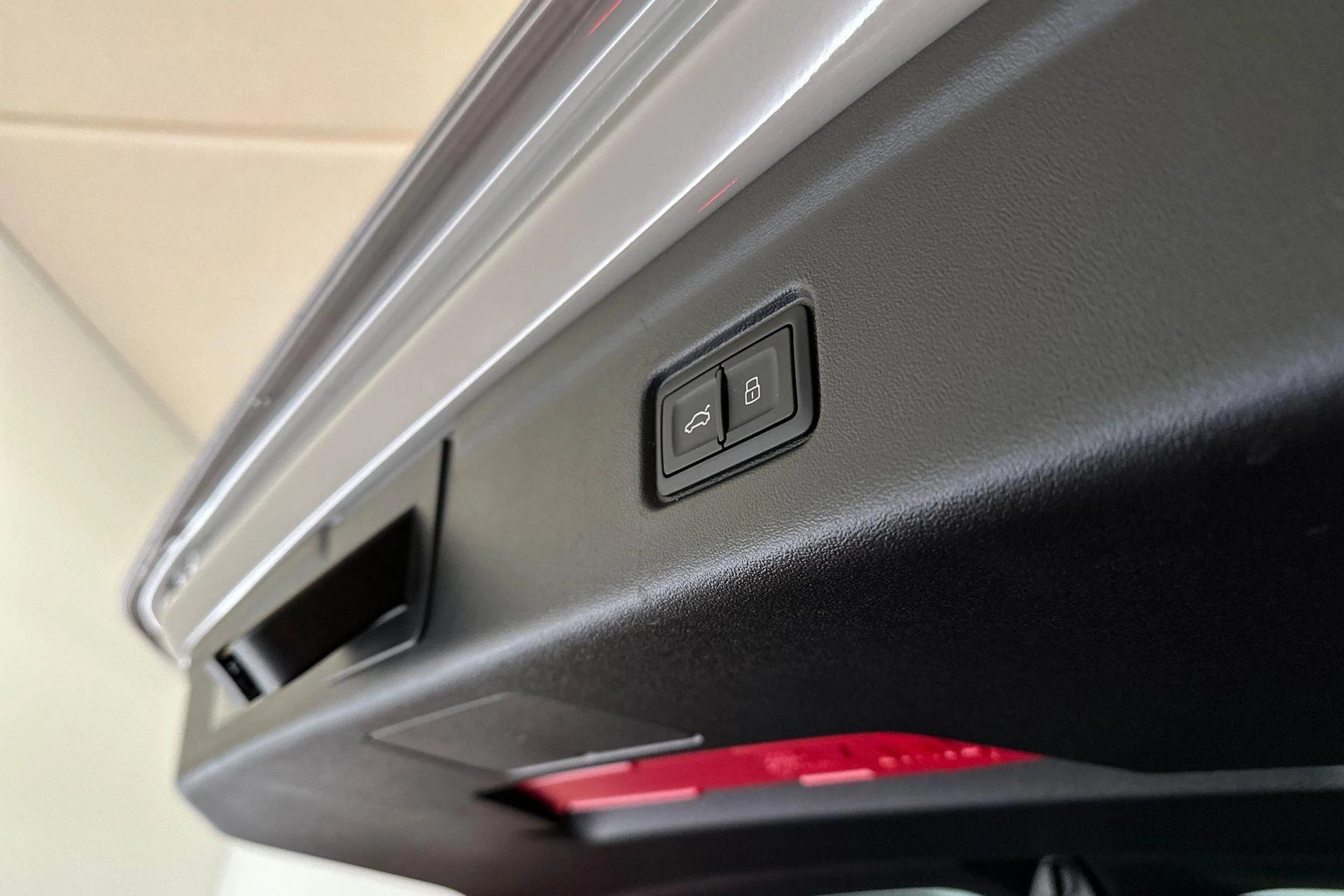 Hoofdafbeelding Audi A6 Avant e-tron