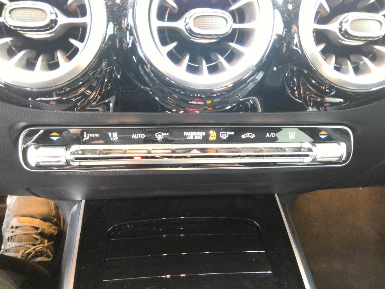 Hoofdafbeelding Mercedes-Benz EQA