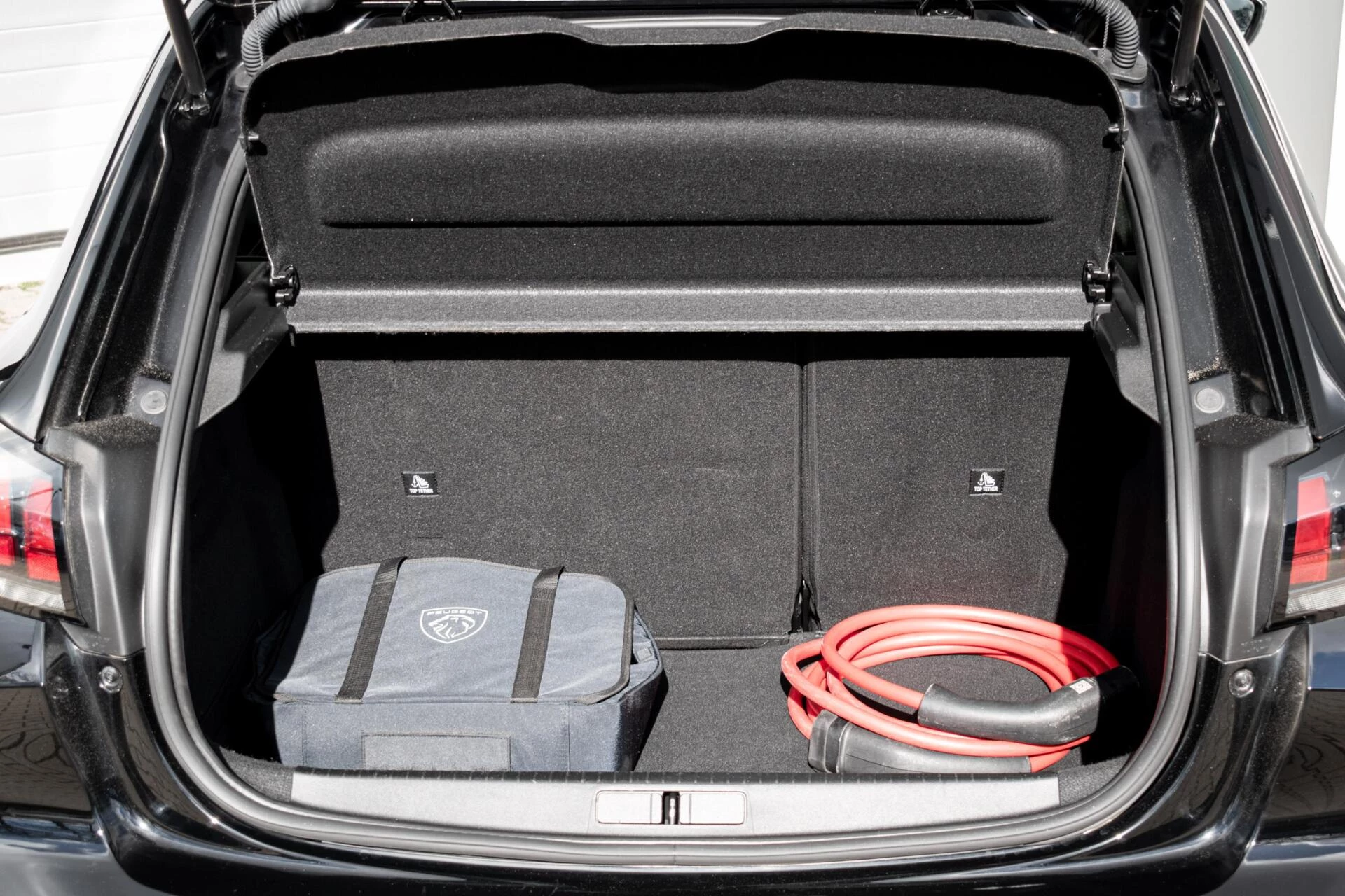 Hoofdafbeelding Peugeot e-208