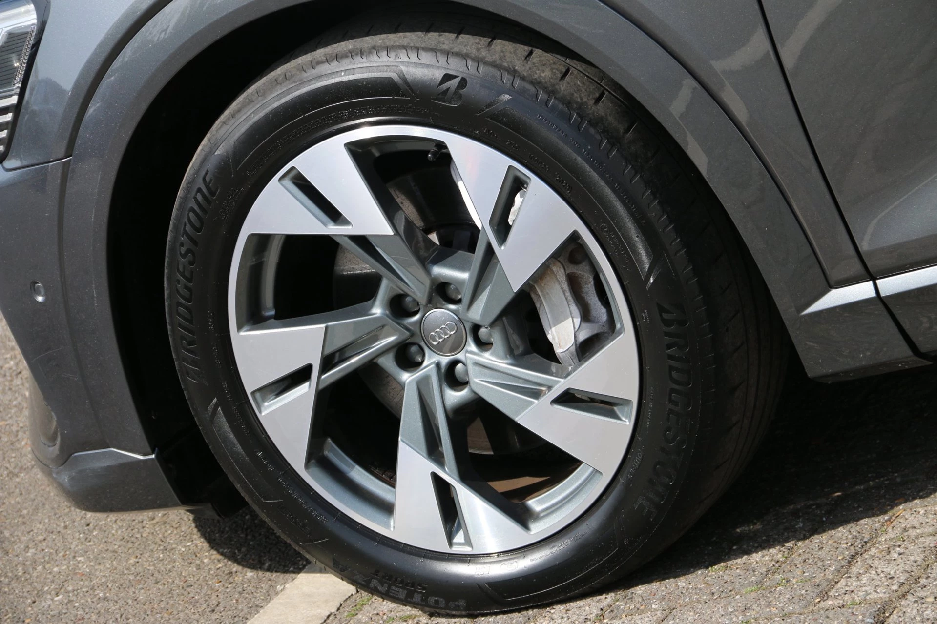 Hoofdafbeelding Audi e-tron