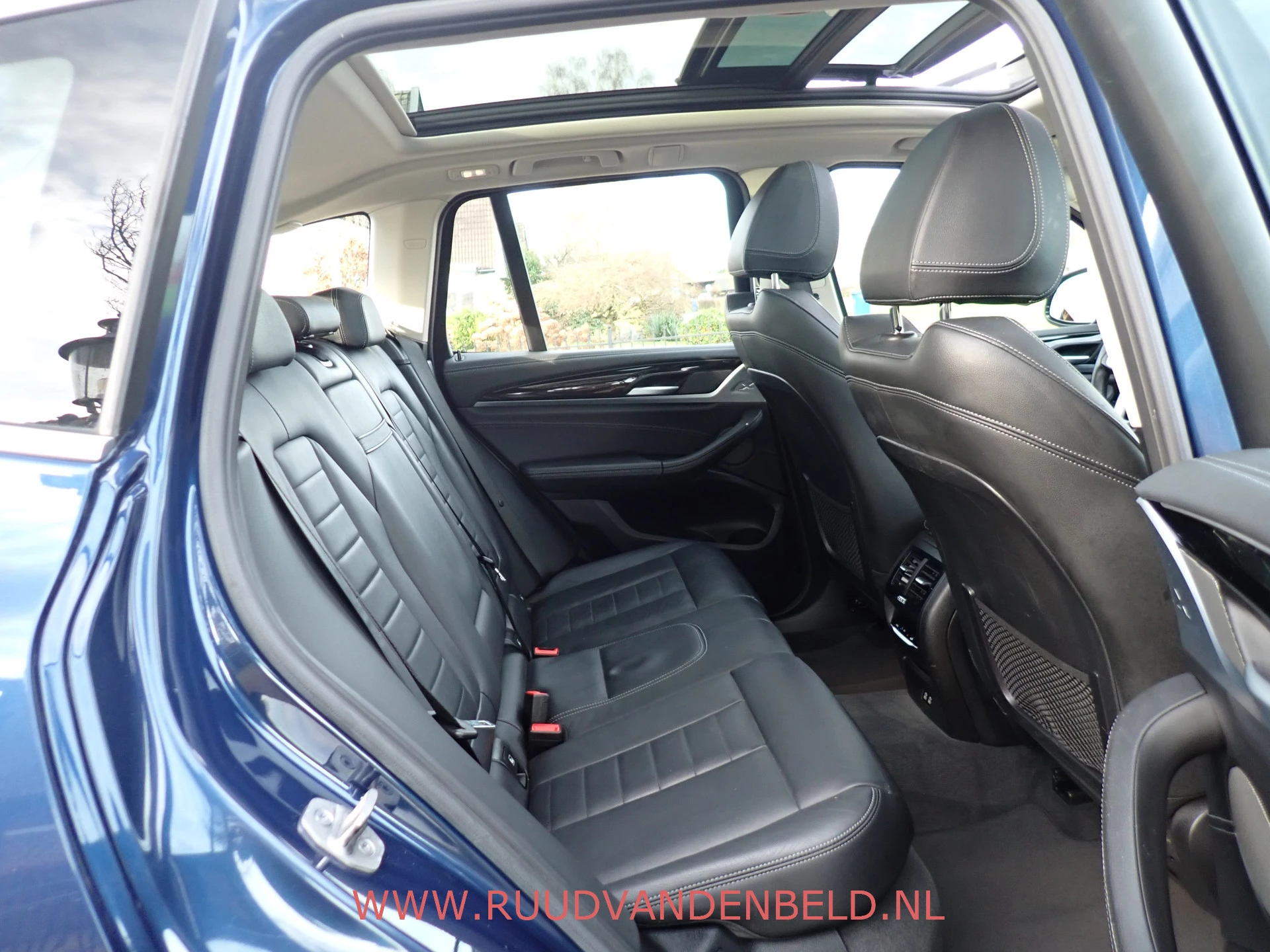 Hoofdafbeelding BMW iX3