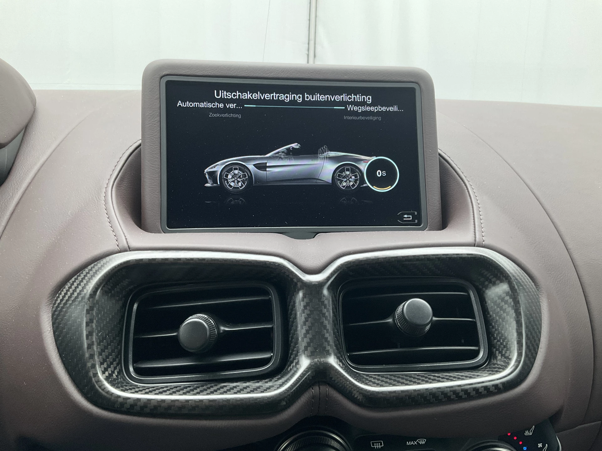 Hoofdafbeelding Aston Martin V8 Vantage