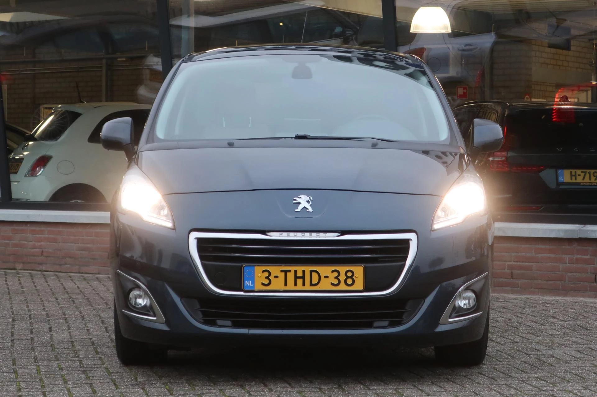 Hoofdafbeelding Peugeot 5008