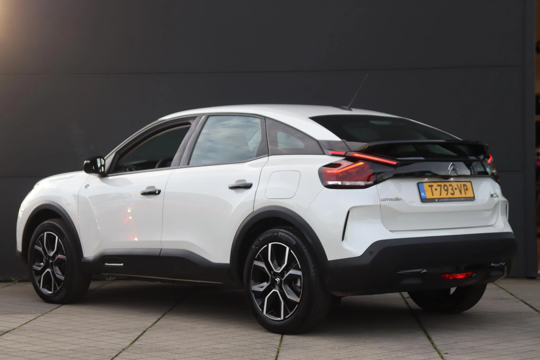 Hoofdafbeelding Citroën ë-C4