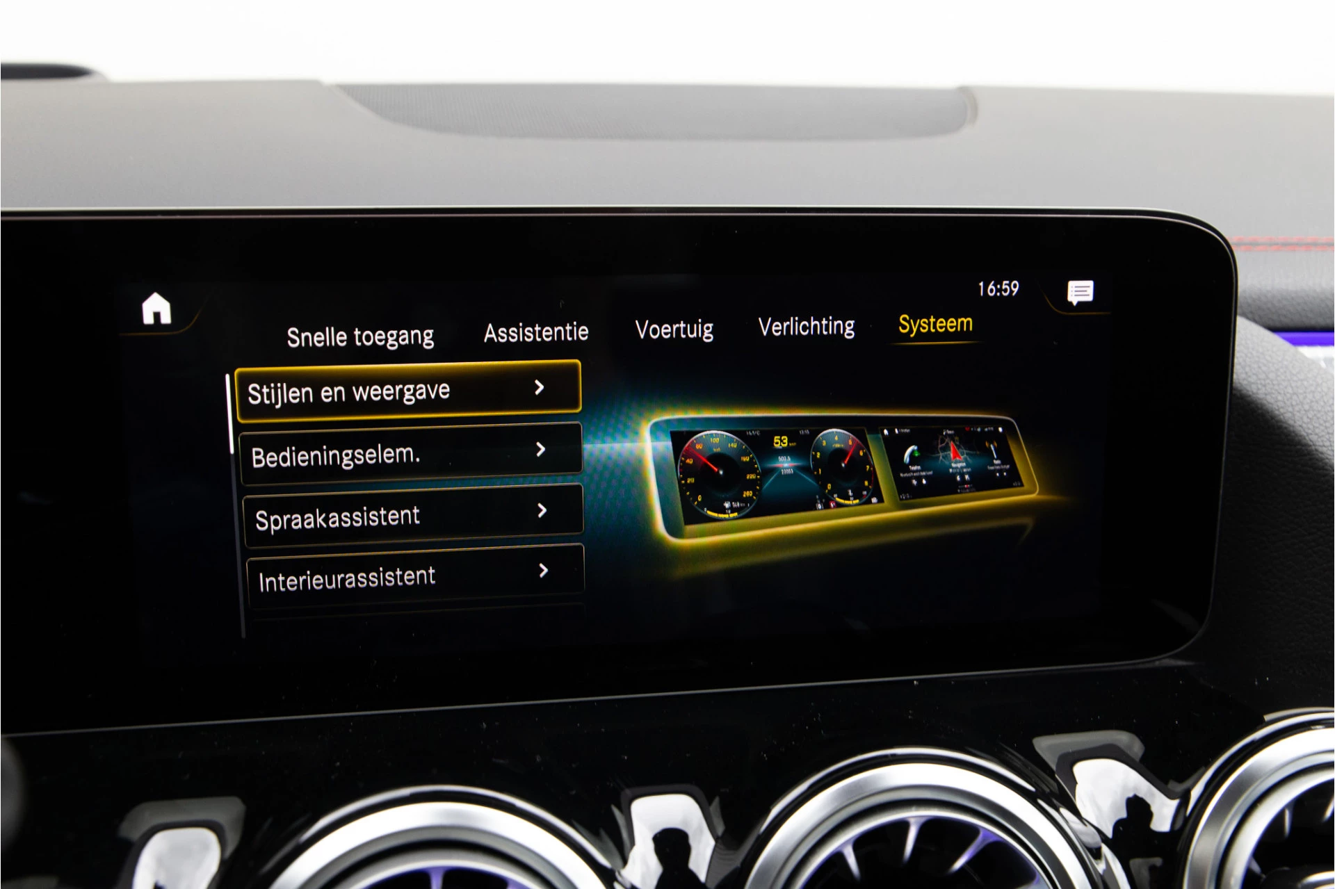 Hoofdafbeelding Mercedes-Benz EQA