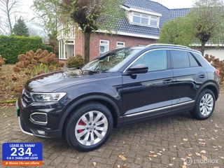 Volkswagen T-Roc 1.5 TSI Sport ,automaat ,trekhaak ,carplay.