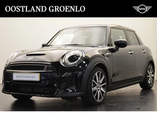 MINI Cooper S Hatchback Classic Automaat / Premium Go Pakket / Sportstoelen / Achteruitrijcamera / Comfort Access / LED / Stoelverwarming