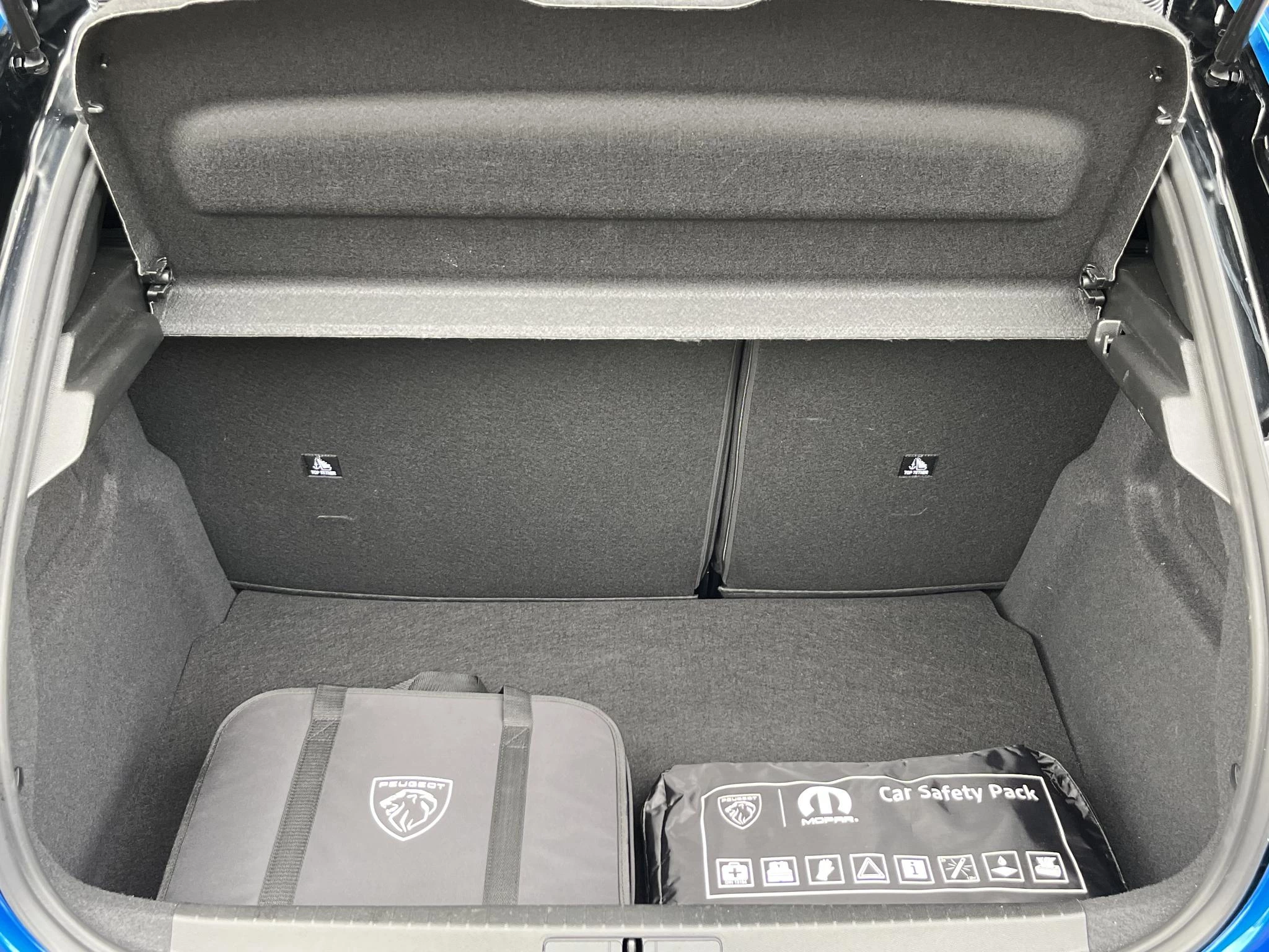 Hoofdafbeelding Peugeot e-208