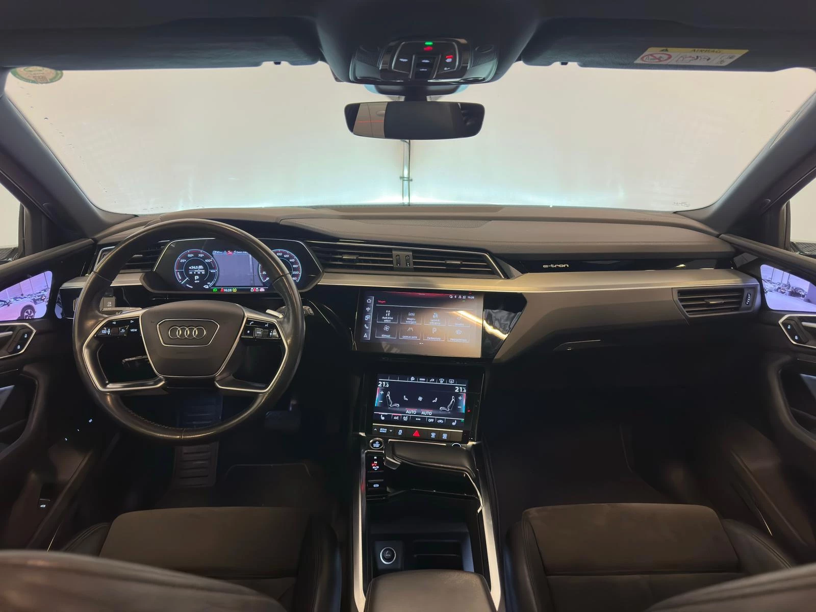 Hoofdafbeelding Audi e-tron