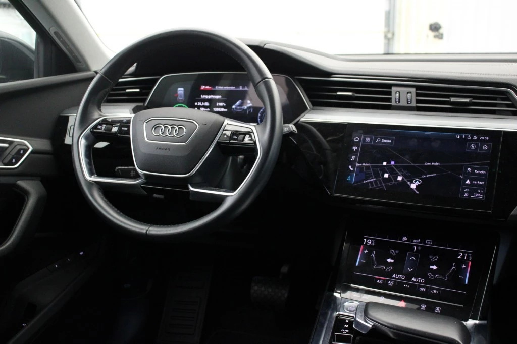 Hoofdafbeelding Audi e-tron
