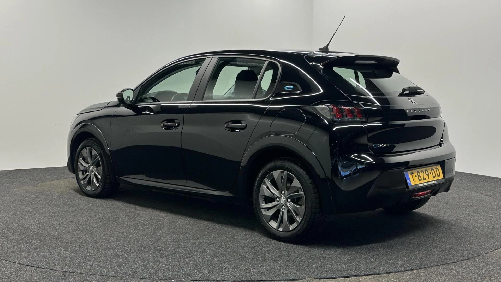 Hoofdafbeelding Peugeot e-208