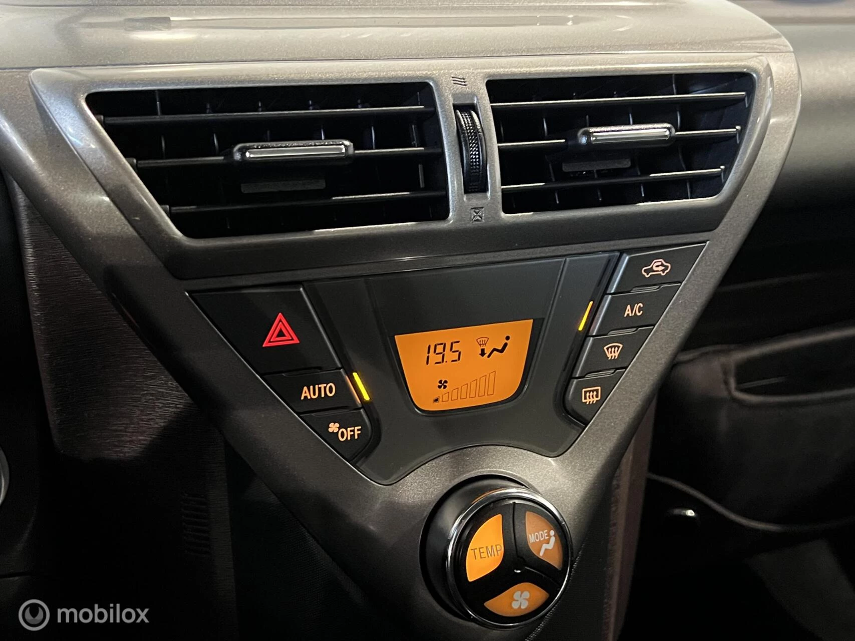 Hoofdafbeelding Toyota iQ