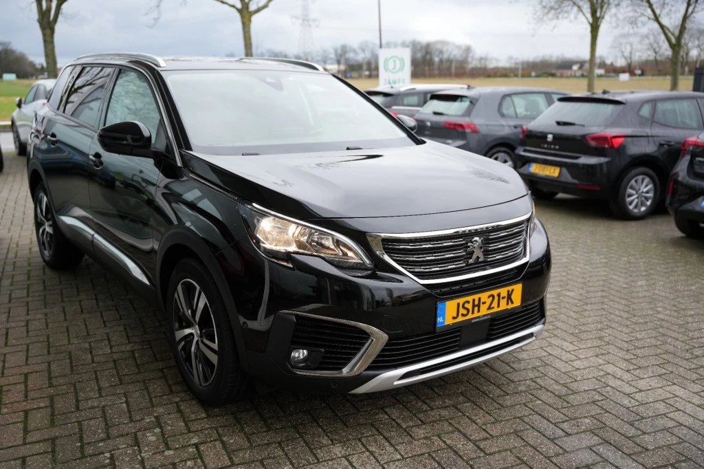 Hoofdafbeelding Peugeot 5008