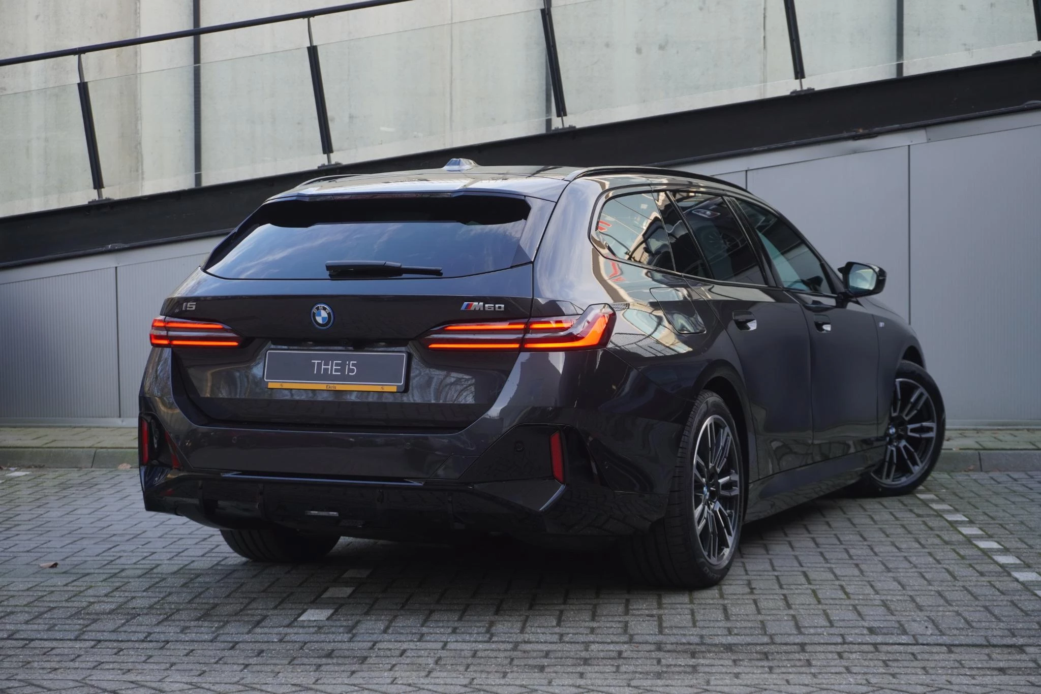 Hoofdafbeelding BMW i5