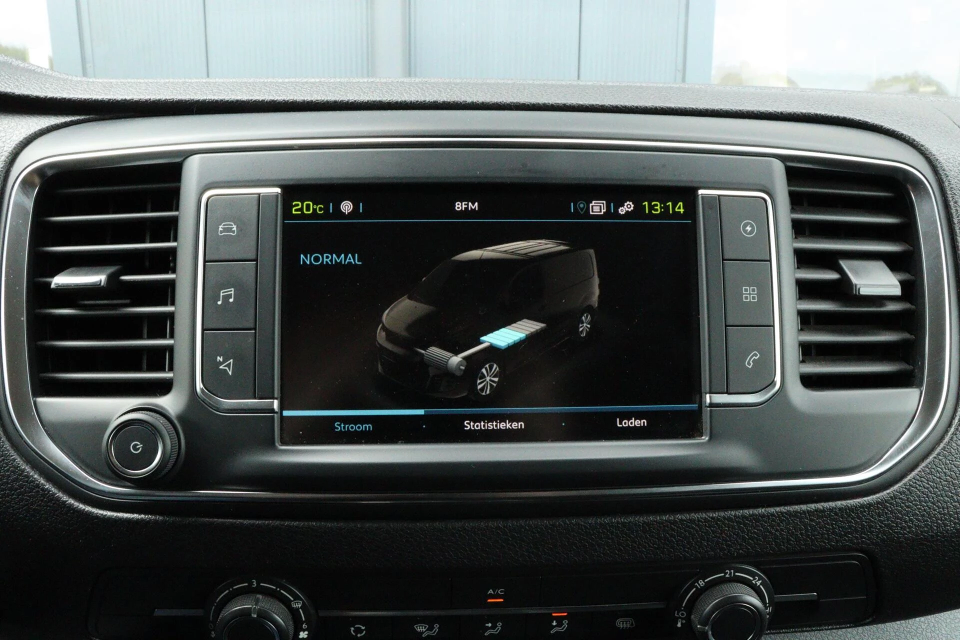 Hoofdafbeelding Peugeot e-Expert