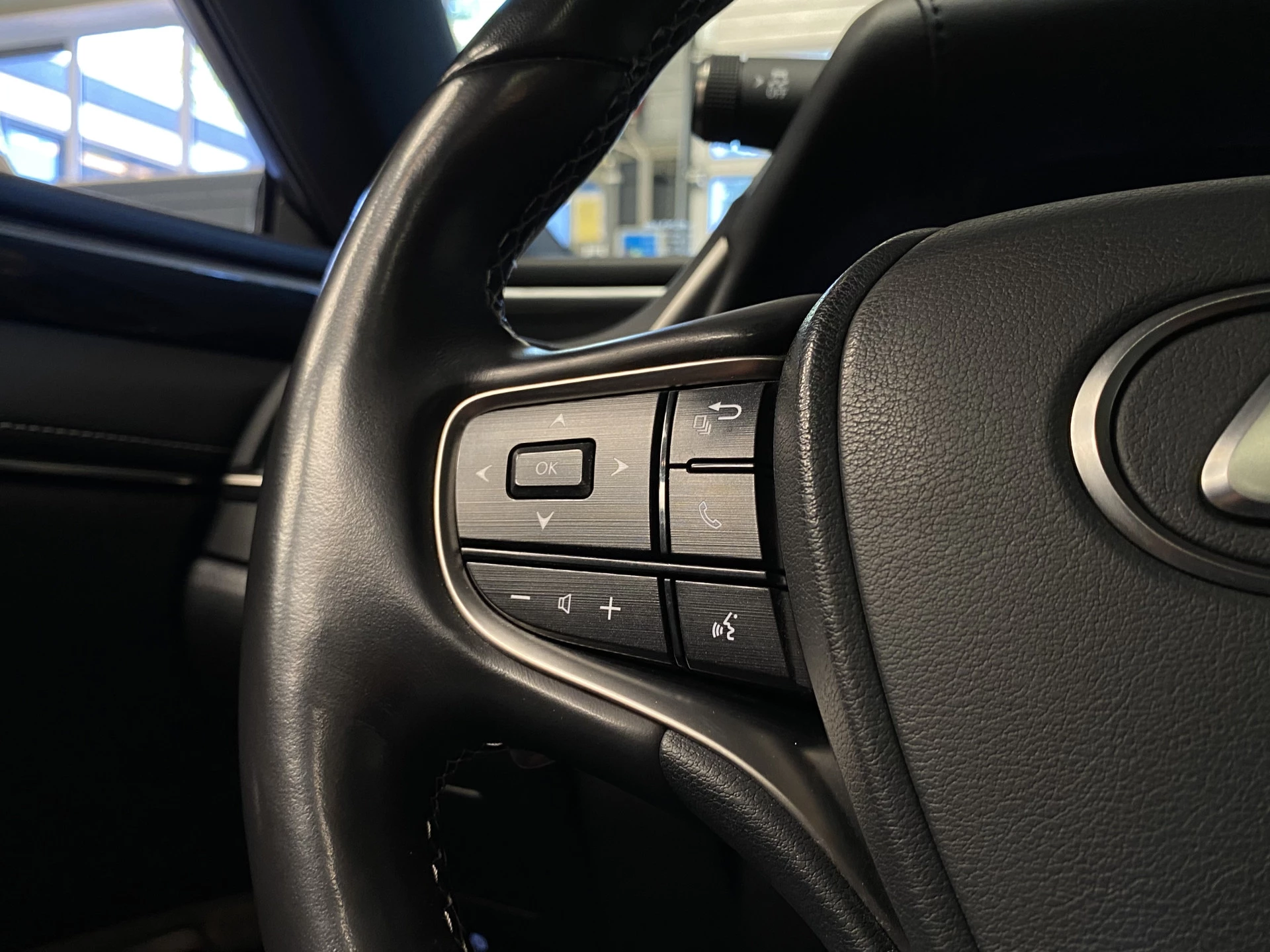 Hoofdafbeelding Lexus ES