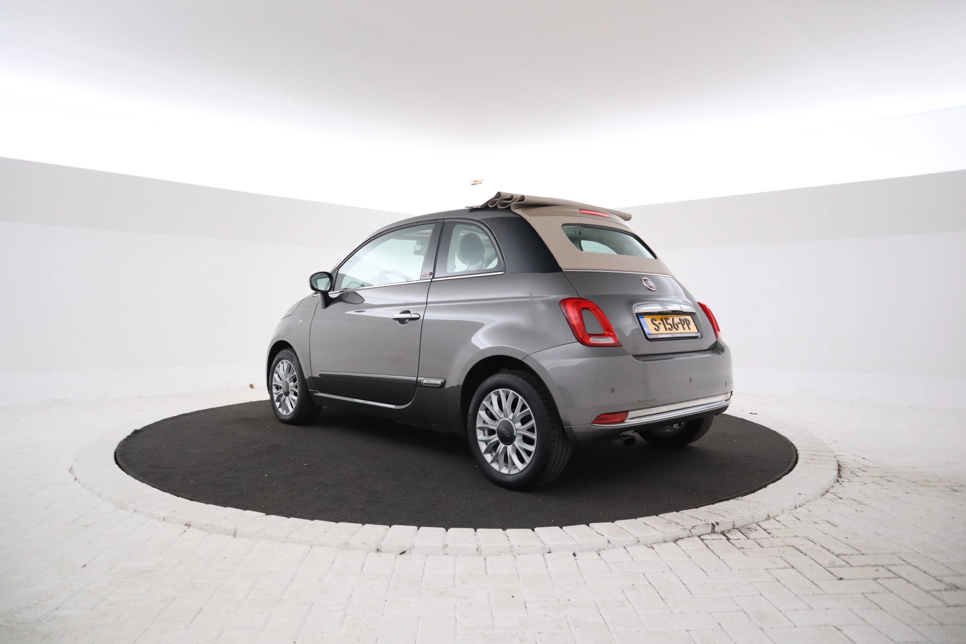 Hoofdafbeelding Fiat 500C