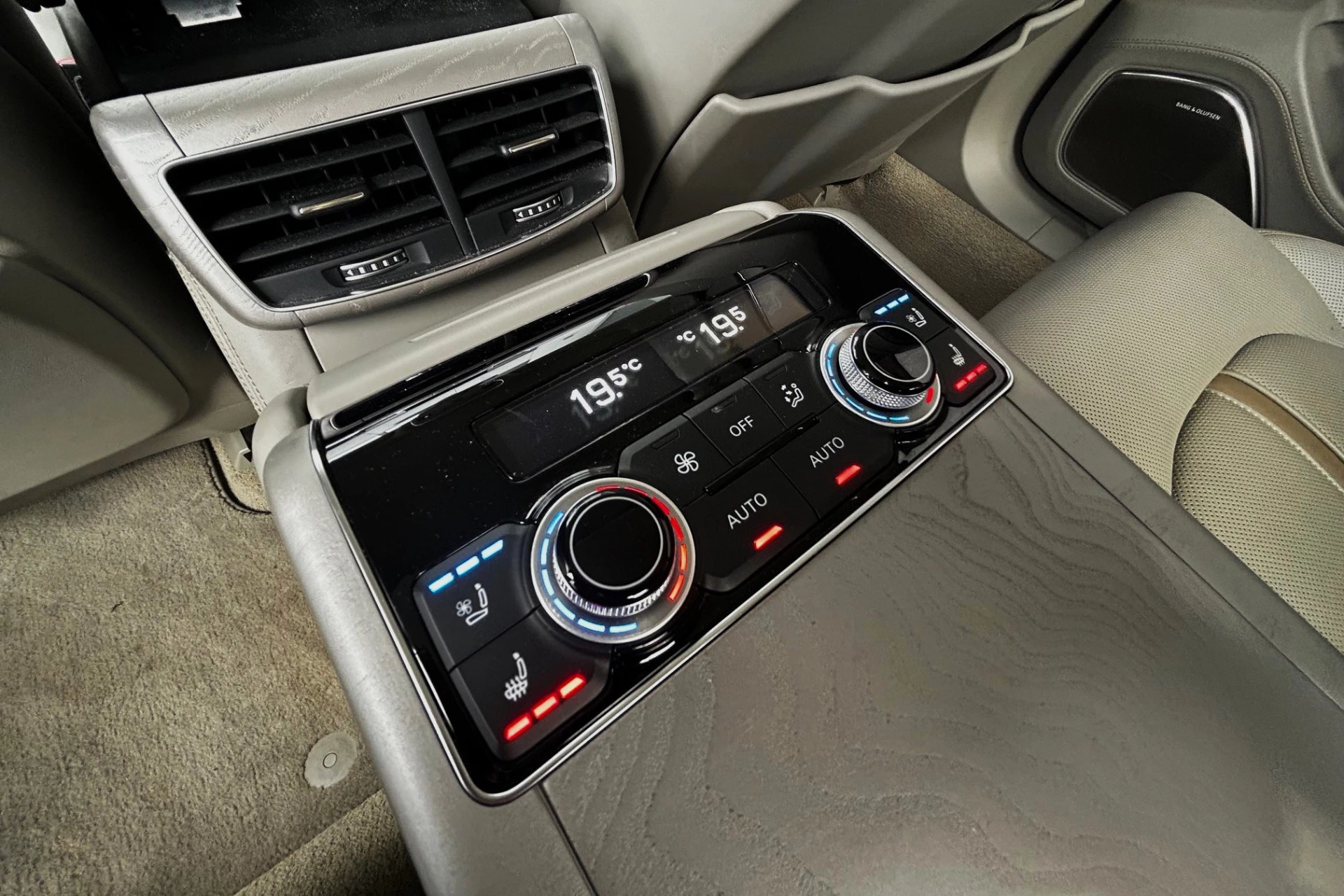 Hoofdafbeelding Audi A8