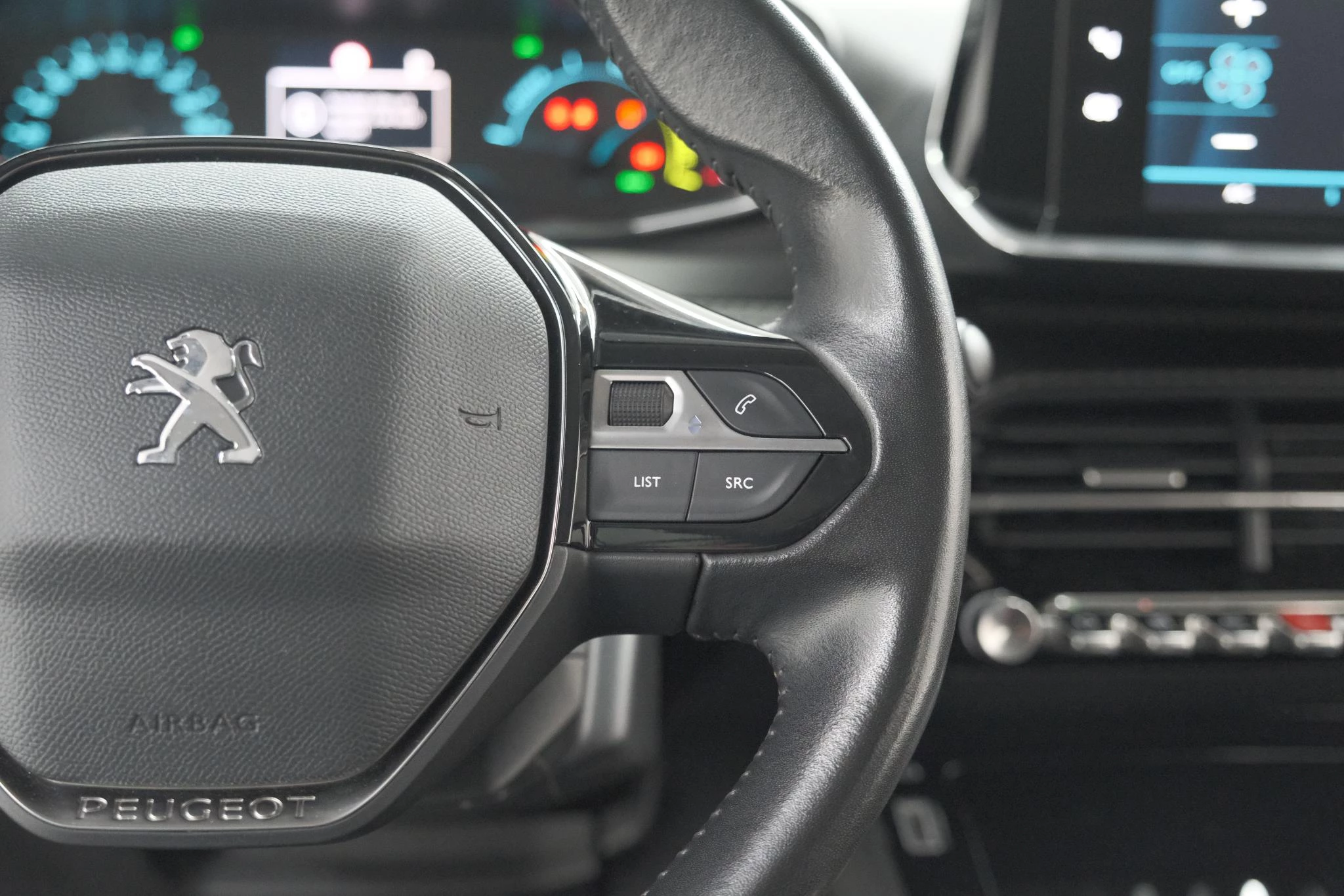 Hoofdafbeelding Peugeot e-2008