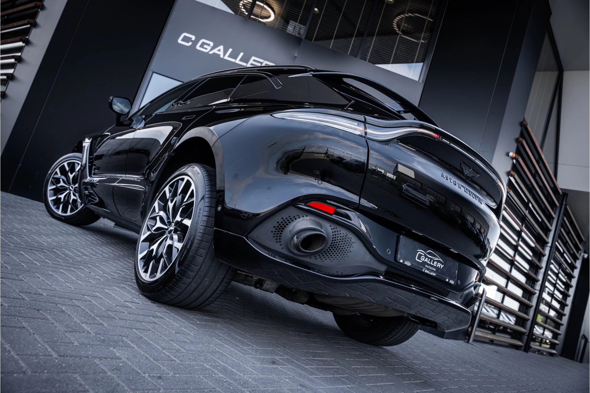 Hoofdafbeelding Aston Martin DBX