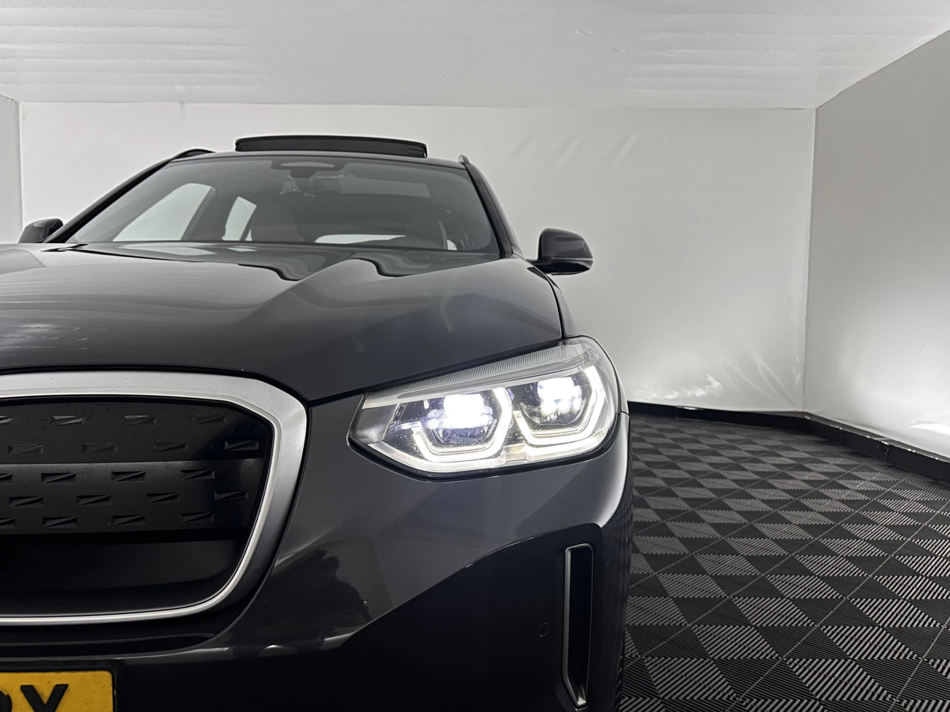 Hoofdafbeelding BMW iX3