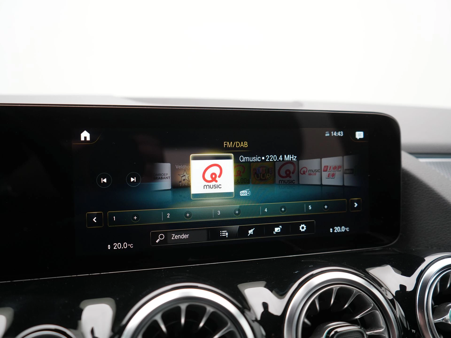 Hoofdafbeelding Mercedes-Benz EQA
