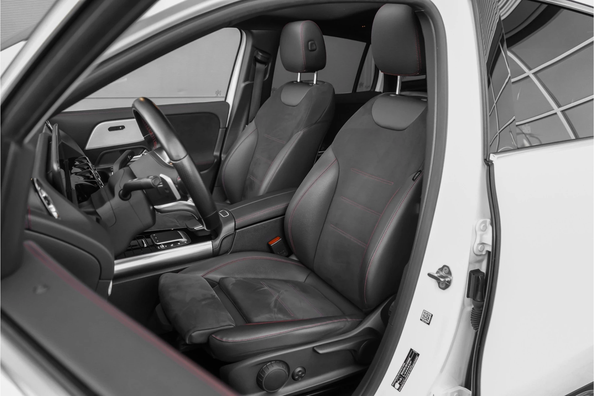 Hoofdafbeelding Mercedes-Benz EQA