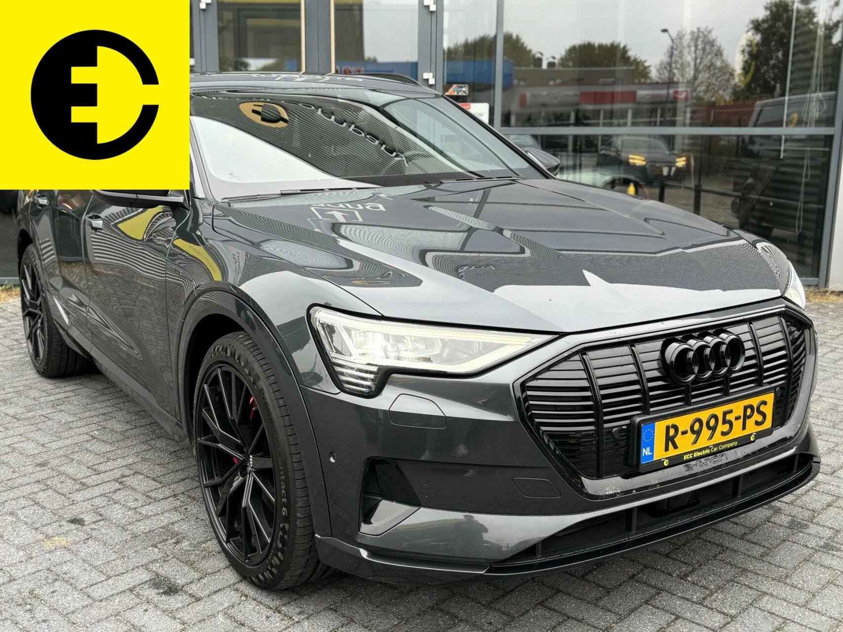 Hoofdafbeelding Audi e-tron