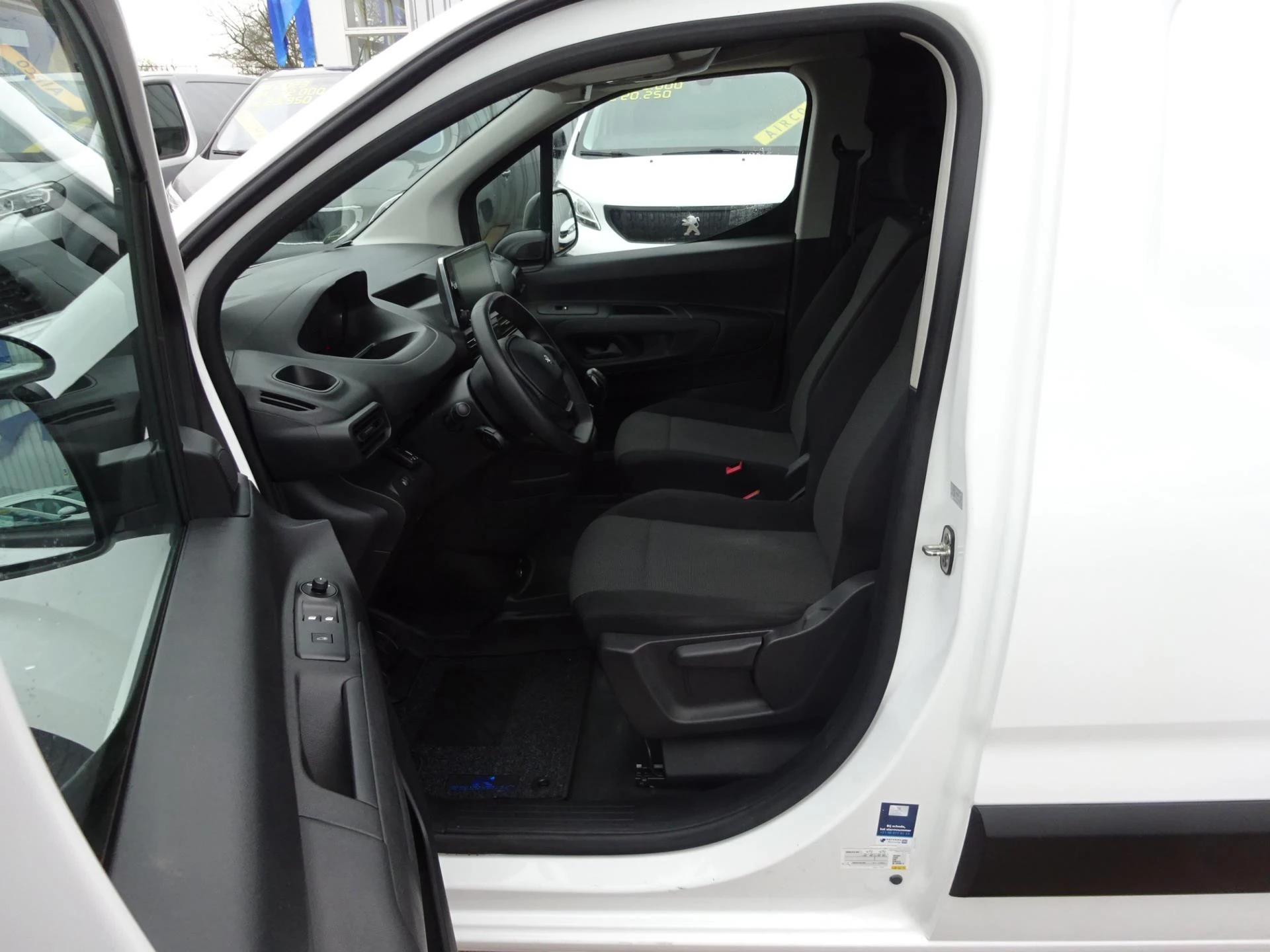 Hoofdafbeelding Peugeot Partner