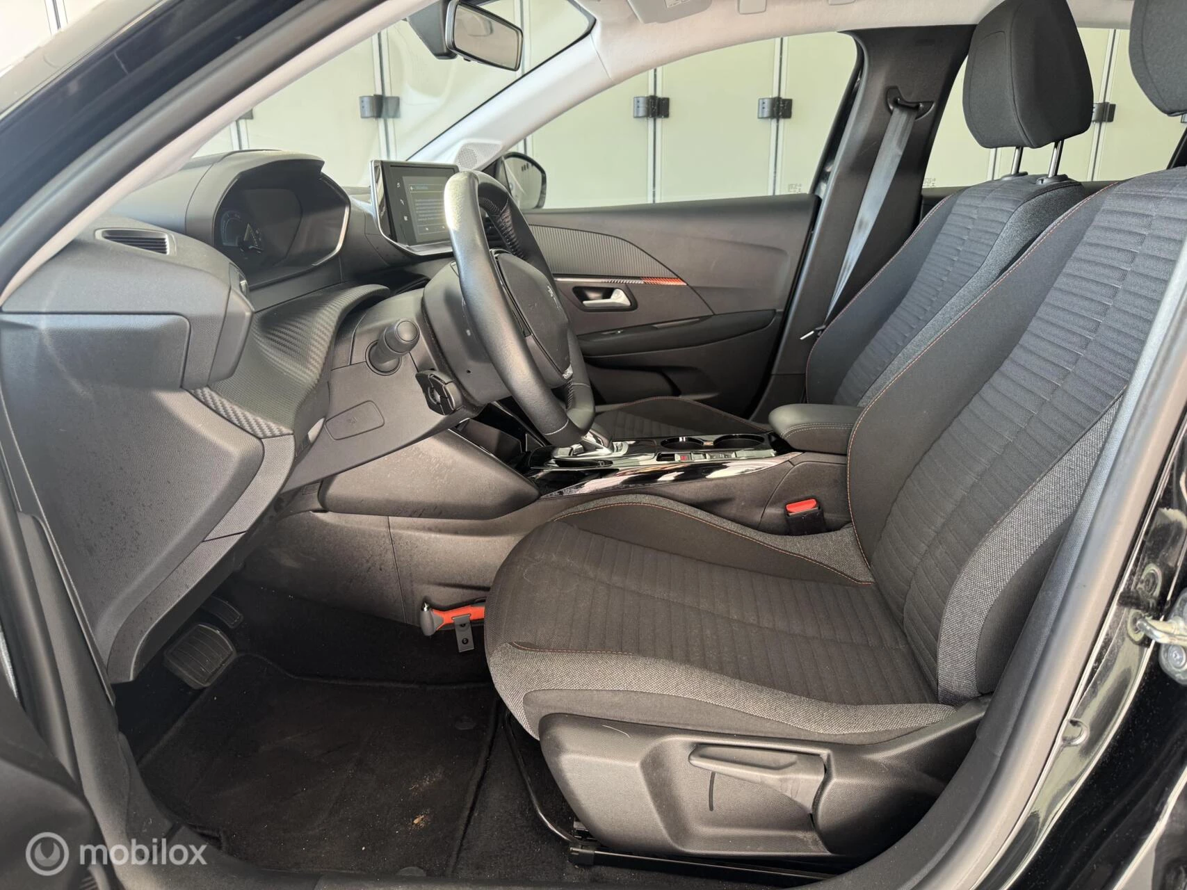 Hoofdafbeelding Peugeot e-208