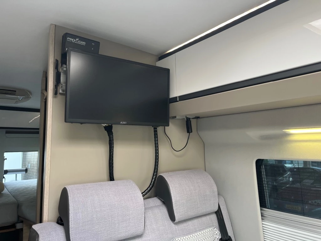 Hoofdafbeelding Adria Twin 640 Slb Plus Enkele Bedden 2x Airco