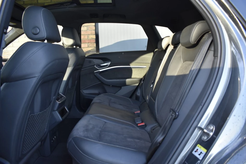 Hoofdafbeelding Audi e-tron