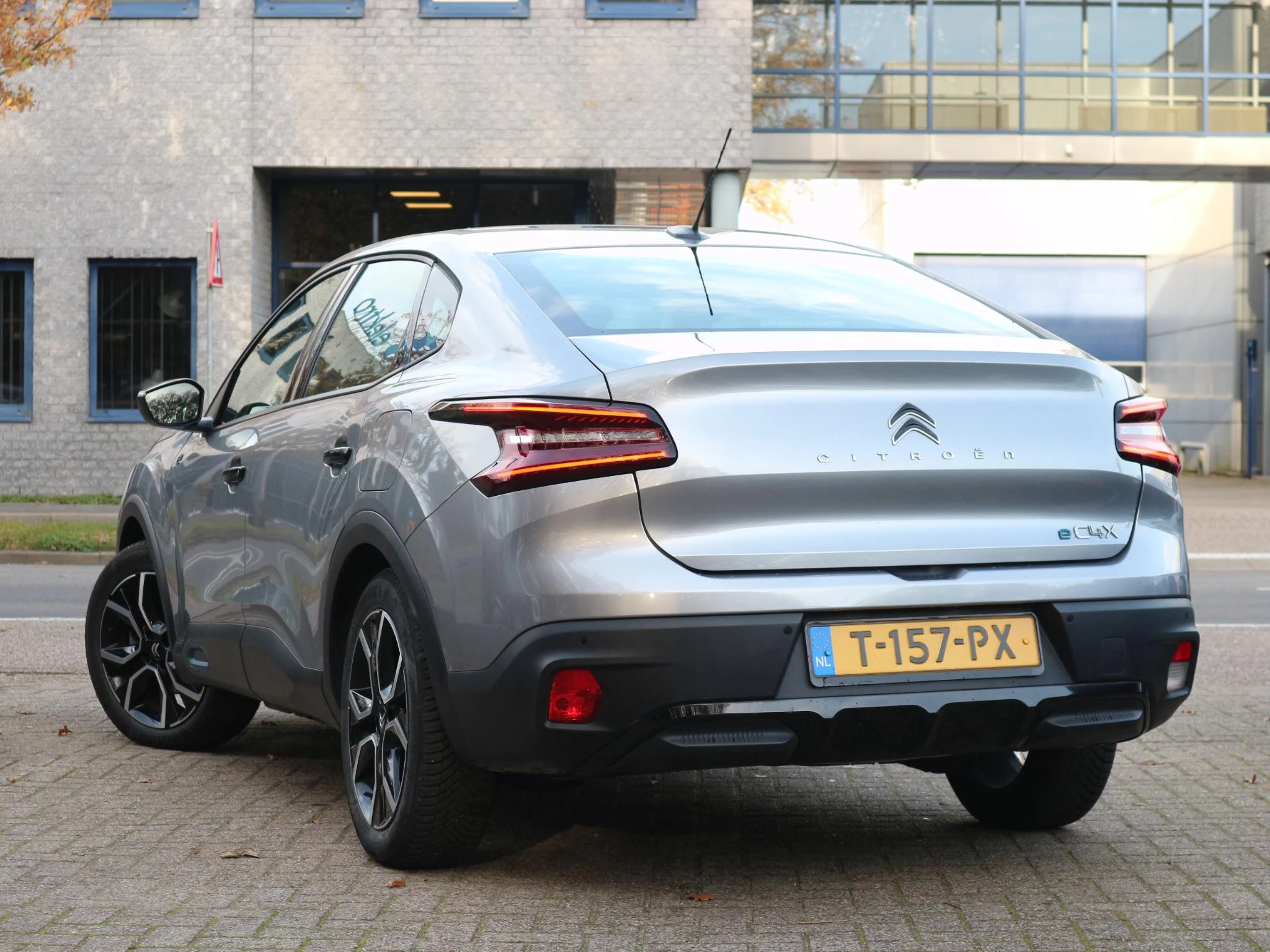 Hoofdafbeelding Citroën ë-C4 X