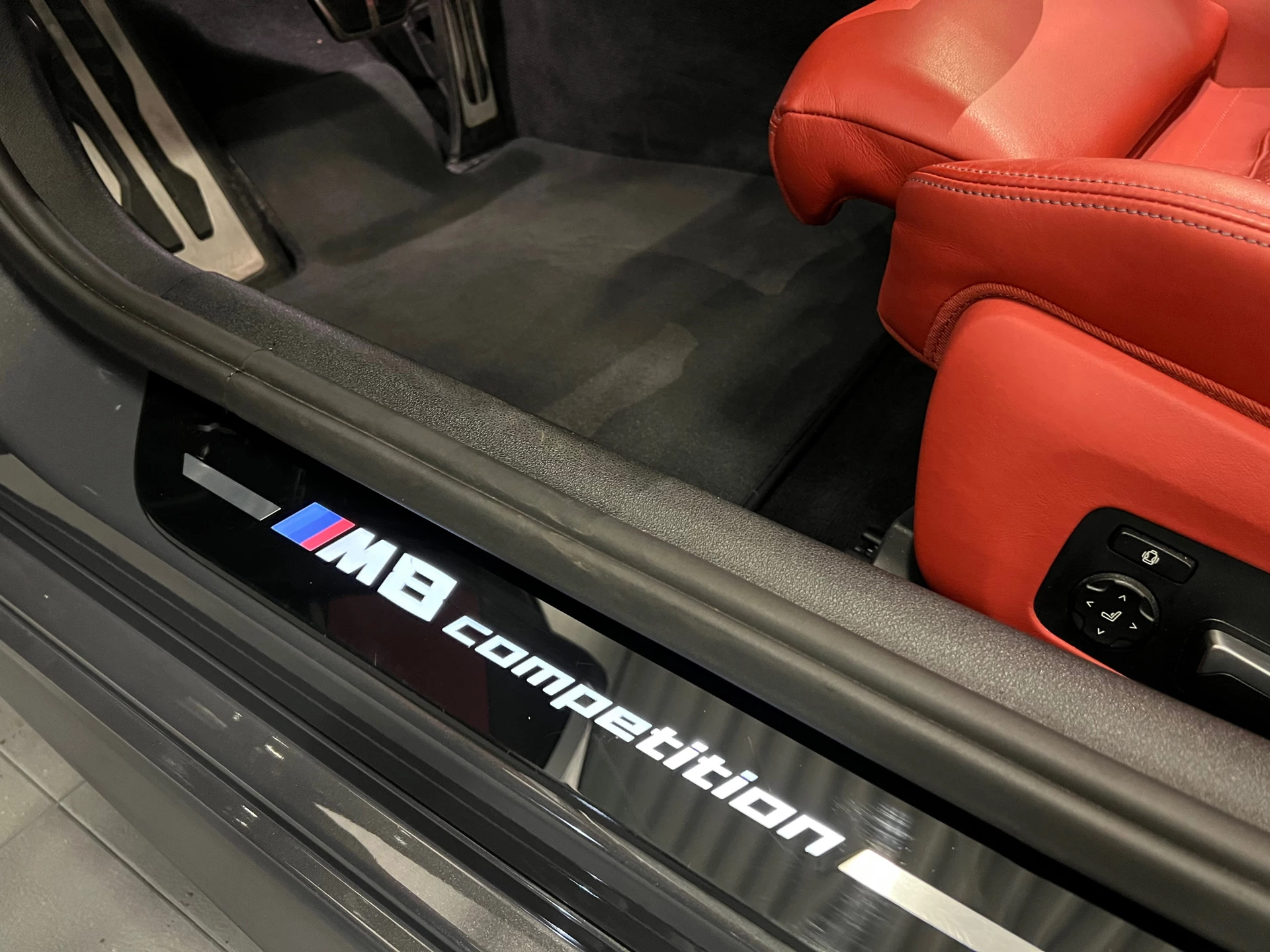 Hoofdafbeelding BMW M8