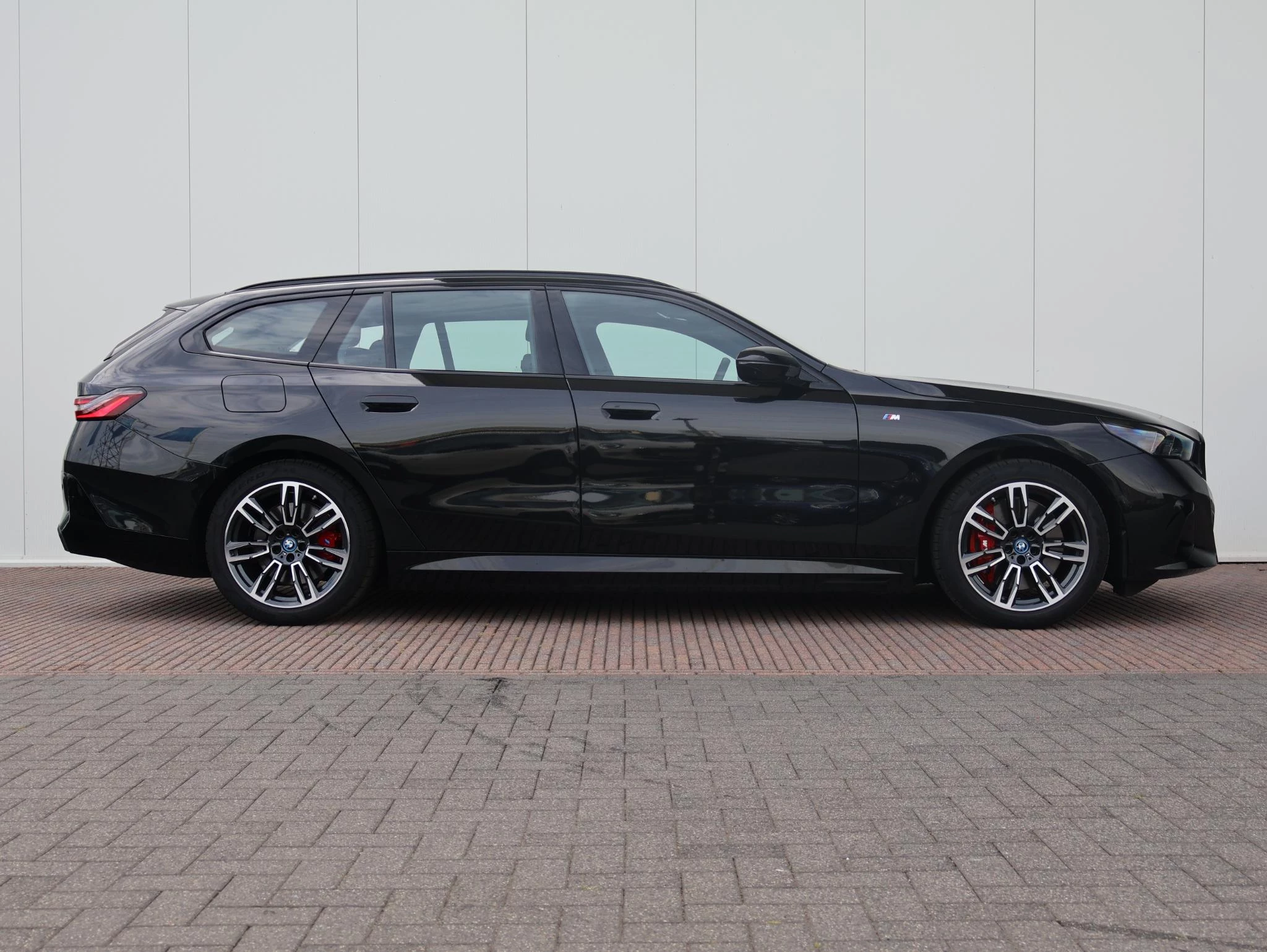 Hoofdafbeelding BMW i5