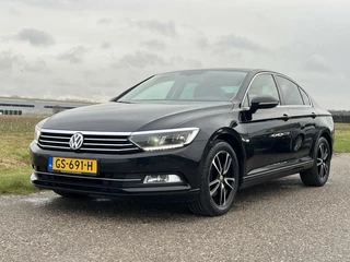 Volkswagen Passat 1.6 TDI DSG|NAVI|XENON|MASSAGE|ACC|17''