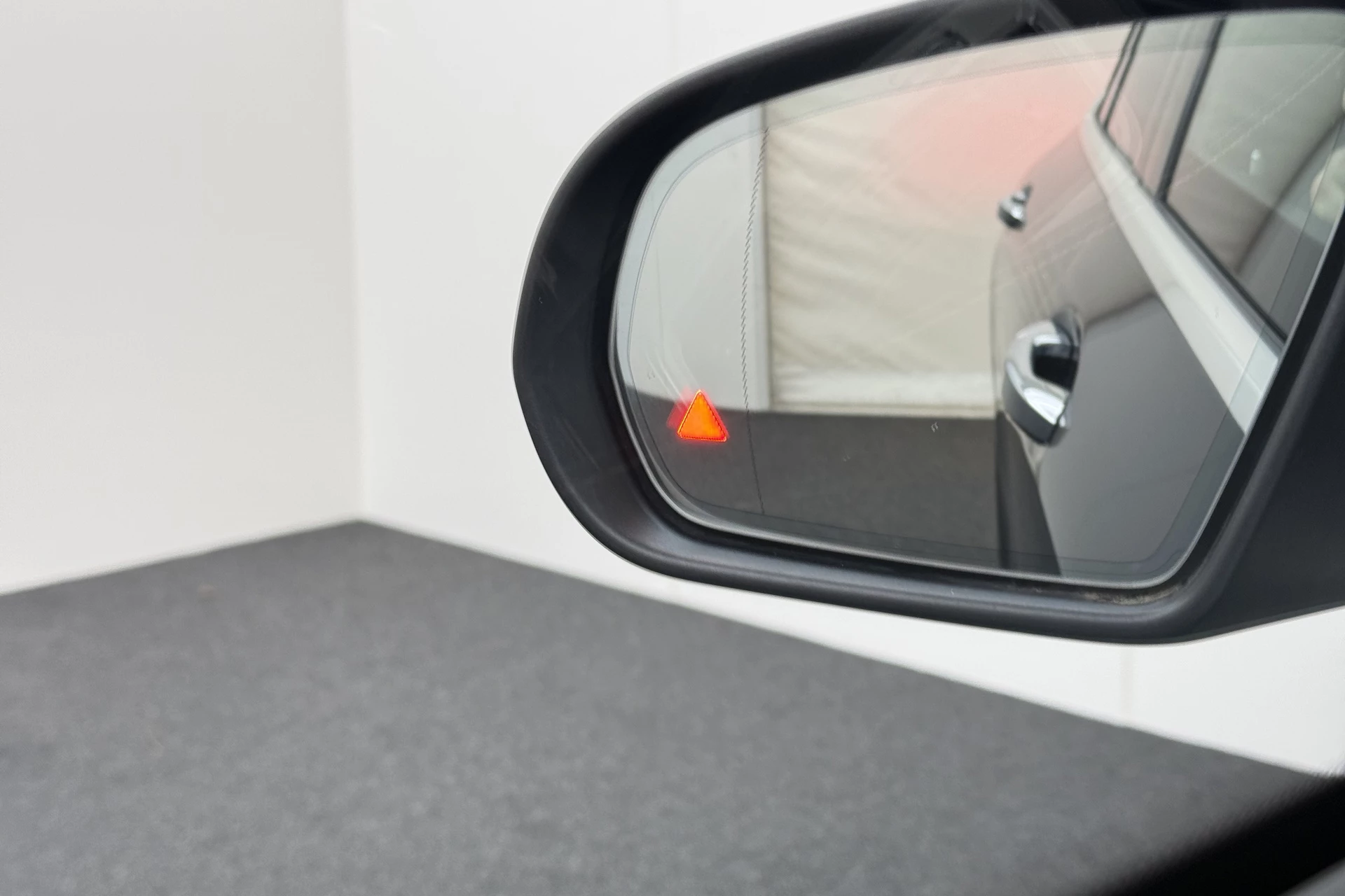 Hoofdafbeelding Mercedes-Benz EQC