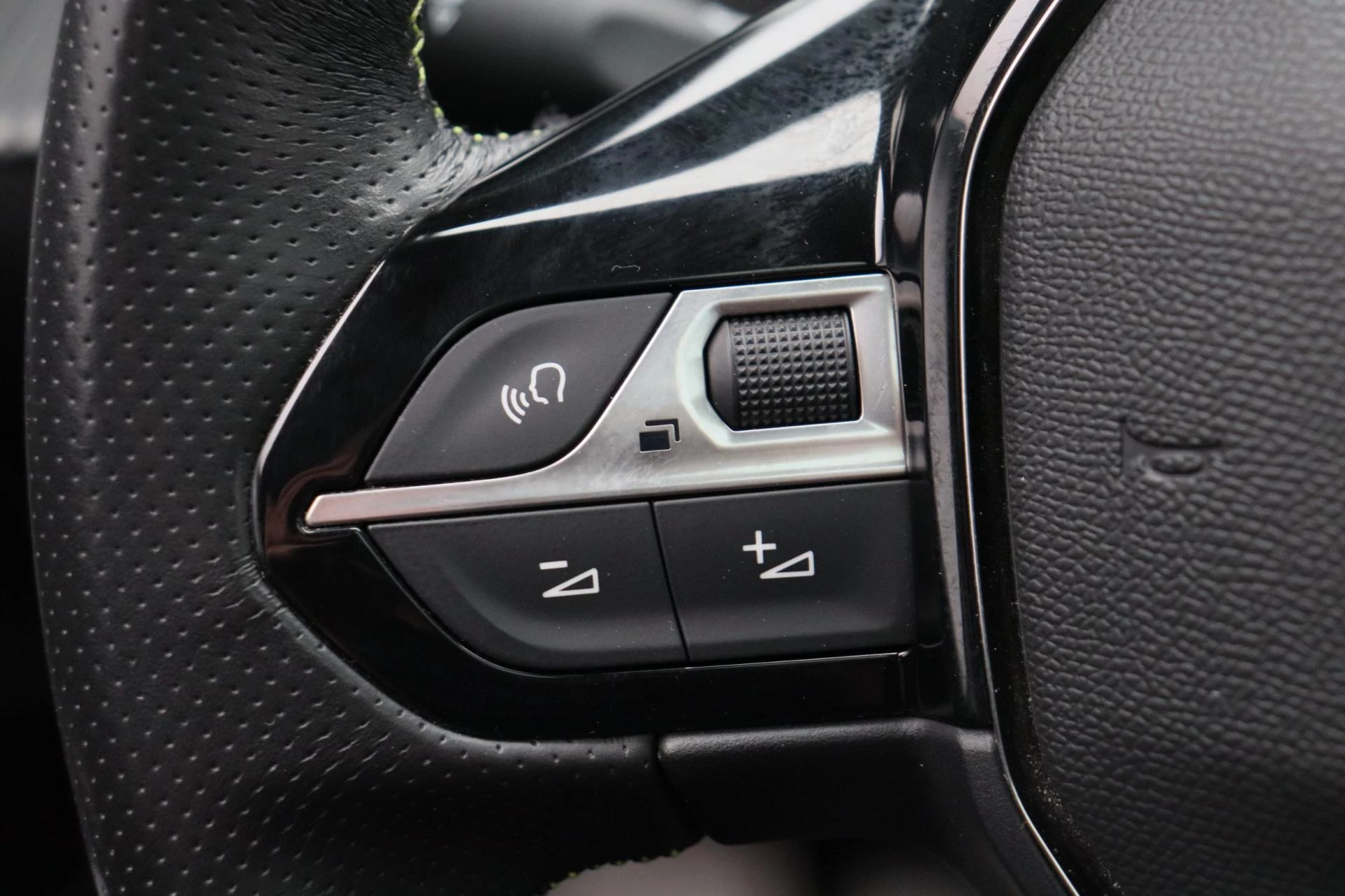 Hoofdafbeelding Peugeot e-208