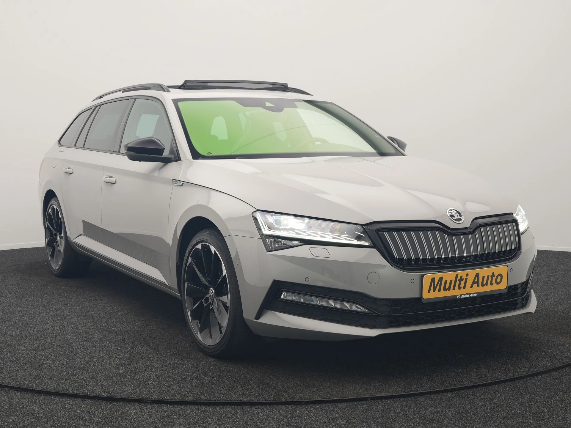 Hoofdafbeelding Škoda Superb