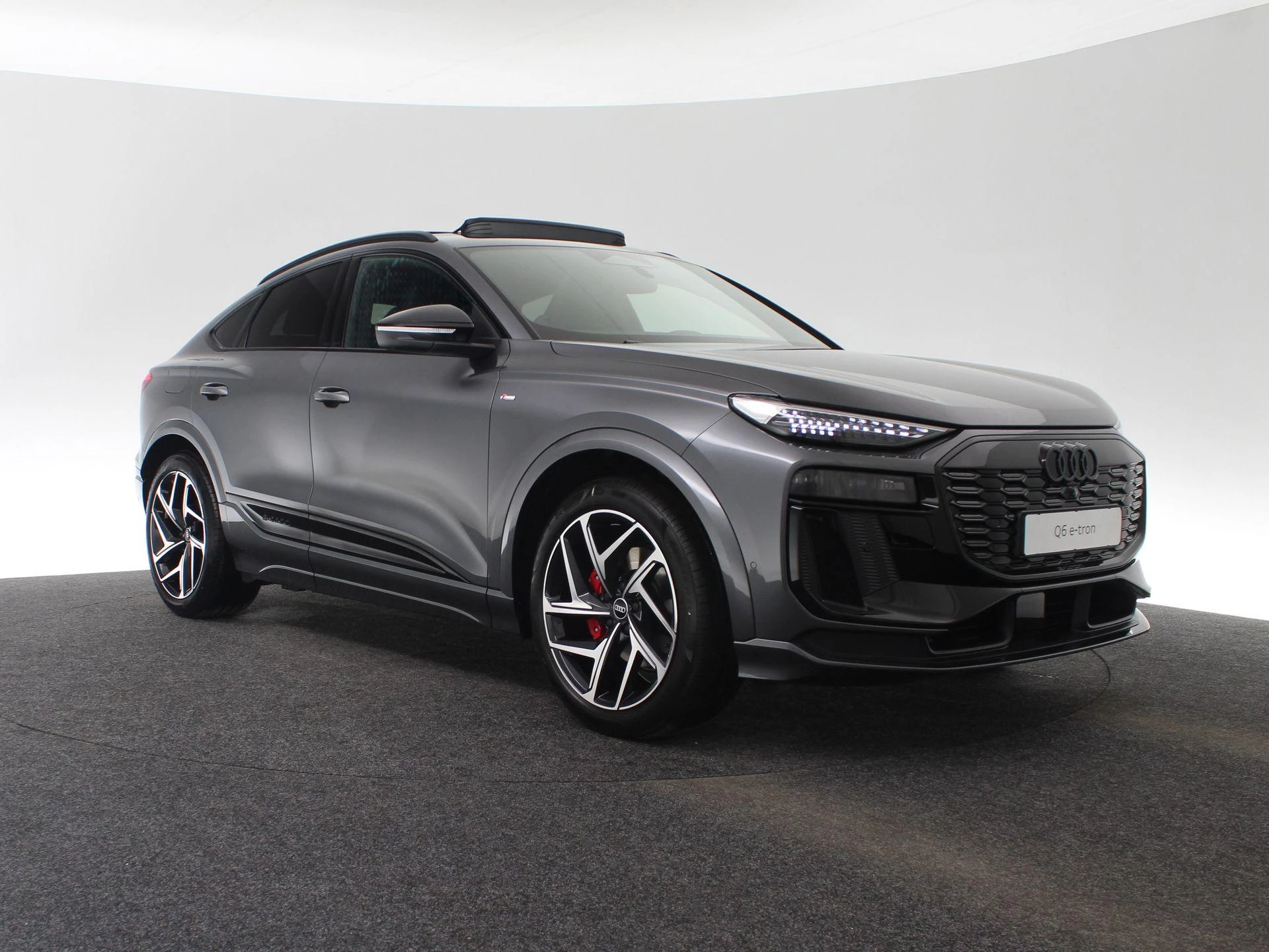 Hoofdafbeelding Audi Q6 e-tron